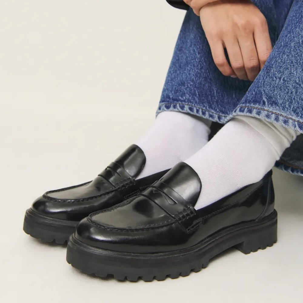 Reformation Agathea Chunky Loafers. Size 7. Black.
